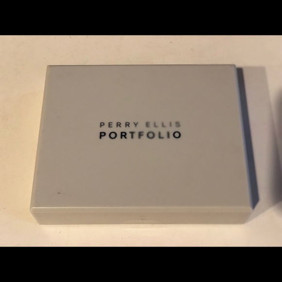 Perry Ellis Wallet - Picture 4 of 6